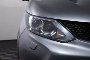 Nissan  8