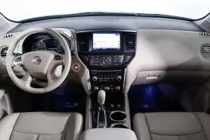 Nissan  10