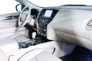 Nissan  9