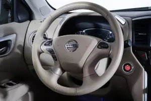 Nissan  5
