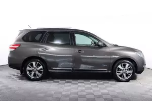 Nissan  18