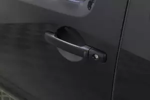 Nissan  6