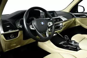 BMW  10