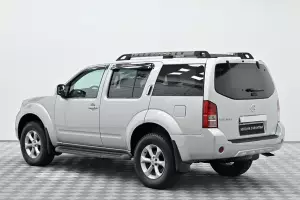 Nissan  2