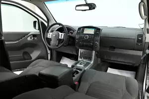 Nissan  4