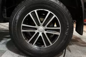 Nissan  8