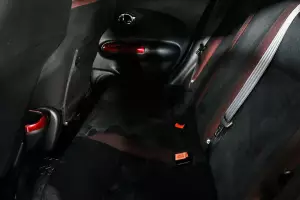 Nissan  8