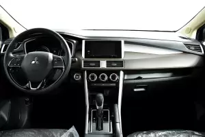 Mitsubishi  7