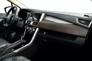 Mitsubishi  8
