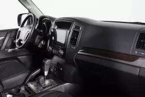 Mitsubishi  8