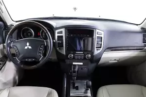 Mitsubishi  9
