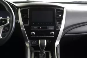 Mitsubishi  9