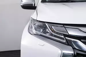 Mitsubishi  9