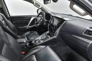 Mitsubishi  7