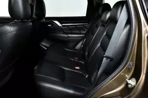 Mitsubishi  10