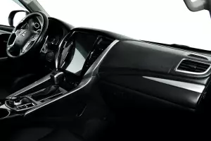 Mitsubishi  8