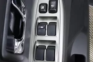 Mitsubishi  4
