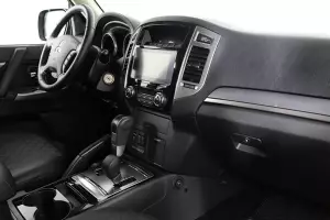 Mitsubishi  12