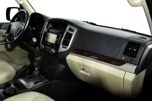 Mitsubishi  9