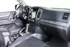 Mitsubishi  10