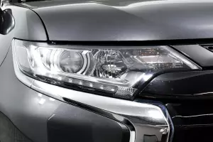 Mitsubishi  6