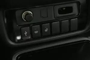 Mitsubishi  10