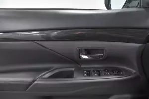 Mitsubishi  10