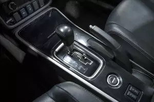 Mitsubishi  9