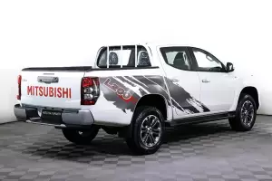 Mitsubishi  4