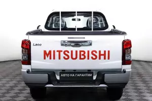 Mitsubishi  5