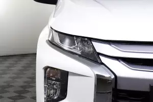 Mitsubishi  8