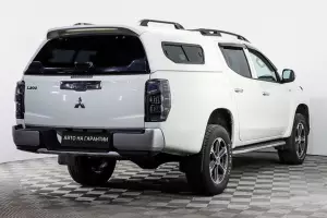 Mitsubishi  4