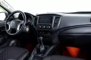 Mitsubishi  7