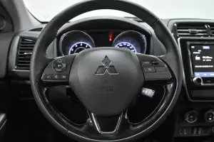 Mitsubishi  7