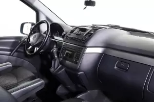 Mercedes-Benz  8