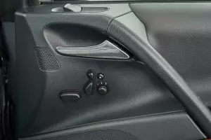Mercedes-Benz  11