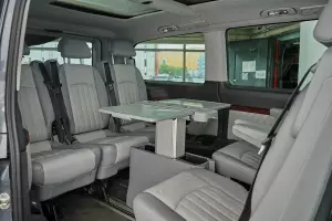 Mercedes-Benz  8
