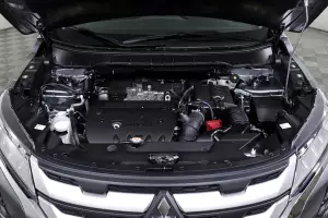 Mitsubishi  7