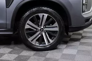 Mitsubishi  8