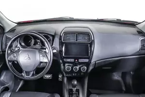Mitsubishi  9