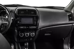 Mitsubishi  9
