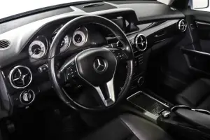 Mercedes-Benz  12