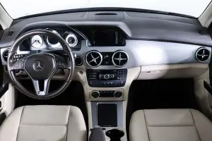 Mercedes-Benz  9