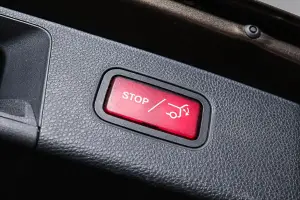 Mercedes-Benz  4
