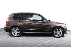 Mercedes-Benz  16