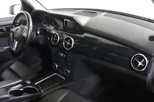 Mercedes-Benz  8
