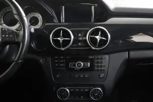 Mercedes-Benz  9