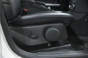 Mercedes-Benz  4
