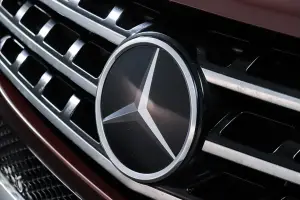 Mercedes-Benz  10