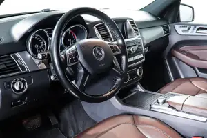 Mercedes-Benz  14